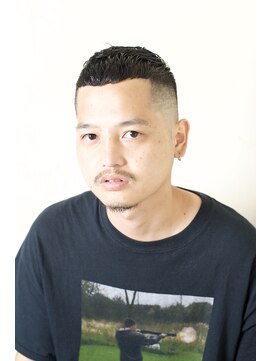 トゥワイス(Twice) モード感の強い個性派ボウズ