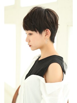 リュッカ(Lyuca) 【黒髪 久米田】大人かわいい ショート オリーブカラー