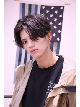 ネイビー(NAVY) ナチュラルセンターパート 女子ウケ〇 毛流れ韓流ヘア