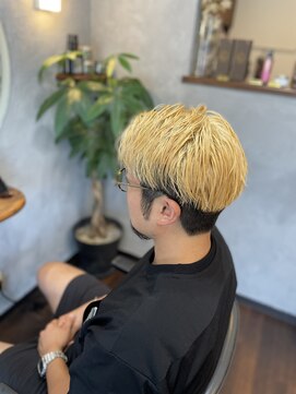 ザ サロン ヤマモト(the salon yamamoto) ハイトーン×センターパート