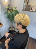 ハイトーン×センターパート