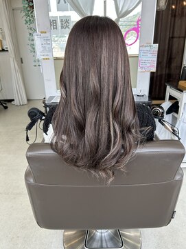 ヘアアンドメイク ムーア(Muuua) ロングハイライト