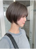 ショートボブ　グレージュカラー　丸みショート　暗髪カラー