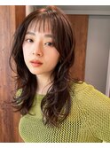 大人美人シルエットの定番!ミディアムレイヤー 20代30代40代