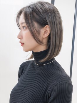リリー 勝田台店(Lilly)の写真/【白髪染めをおしゃれに楽しむ】人気の白髪ぼかしハイライトもケアブリーチで髪に優しく♪上品に印象UP！