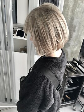 キング(K!ng) 縮毛矯正髪質改善ハイライトレイヤーカット枚方美容室エクステ