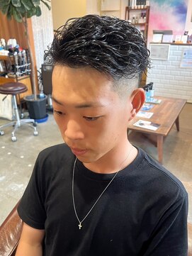 クロ(Kuro) ワンカールパーマ/オールバックパーマ/フェードカット/宇都宮