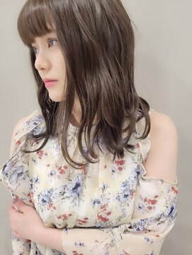 ベベ('BEBE) ミディアム ボブ