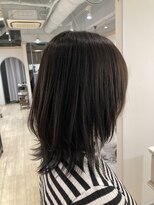 シェノン 赤羽店(CHAINON)&nbsp;ウルフカット×イヤリングインナーカラーホワイト赤羽