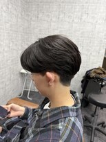 ユーエヌ(Un) センターパート×曲がる縮毛矯正