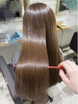 カーラ(Cara) 30代/40代/50代 アッシュブラウン × くすみブラウン