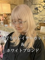 ヴォア(VOA)&nbsp;ホワイトブロンド