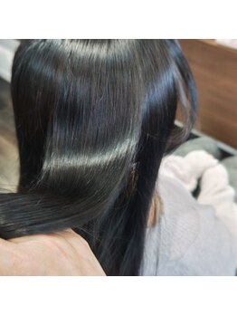 ビバハート (Viva heart)の写真/湿気に負けないコラーゲン入り縮毛矯正♪ダメージを抑えて艶髪に！朝楽でストレスフリーで過ごせます