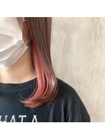 サクラ オモテサンドウ(SAKURA)&nbsp;インナーカラー　ミルクティーピンク　ミディアム　表参道