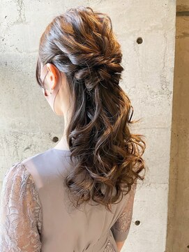 ビューメゾン(BEAU MAISON) ゆるふわハーフアップ