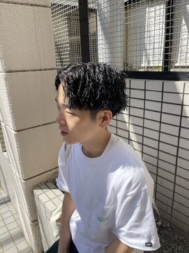 ウェルネス(Wellness) ツイストスパイラル、韓国マッシュ、センターパート