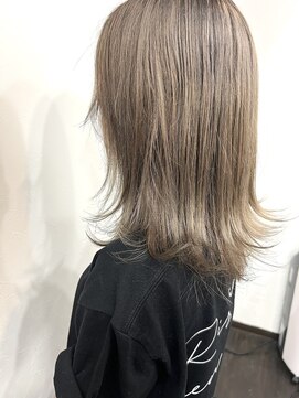 マイレ(maile) シャドウルーツ【ベージュ】