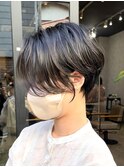 黒髪でも軽やか！くせ毛風ルーズショート