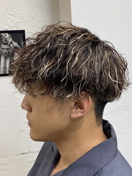 エルオム(EL.HOMME) 束感マッシュ×波巻きパーマ×ホワイトハイライト