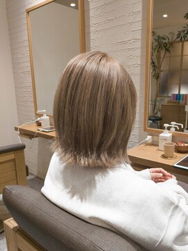 カダン(Kadan) ボブ/ハイトーンカラー/ベージュカラー/ブリーチ