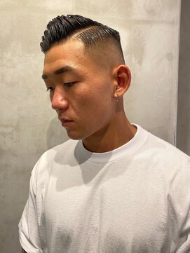 フランクスバーバーザスタンド(Frank’s barber the stand) ハイスキンフェードサイドパートE