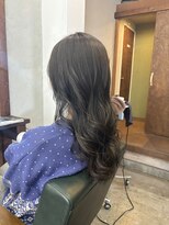 ヘアメイク デザート(HAIR MAKE DESART)&nbsp;木村法子【ターコイズブルー×ロングレイヤー】