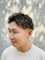 ヘアーアンドグルーミング ヨシザワインク(HAIR&GROOMING YOSHIZAWA Inc.)&nbsp;スパイラルパーマアップバングツーブロックローフェードスタイル