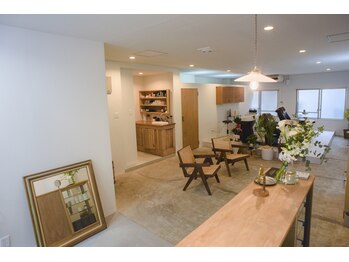 ハンドユー(HAND.U)の写真/<aphia_Amatora*髪質改善トリートメント>繰り返してきたダメージにアプローチできる毛髪補修◎[元町駅]