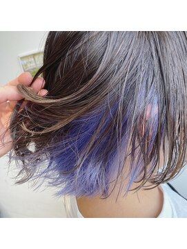 ワースホワイル(WORTH WHILE) 大人ガーリーダークアッシュミディアムレイヤーカットブリーチ