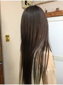 流れるフォルムで美しく、インナーアッシュで華やかに！