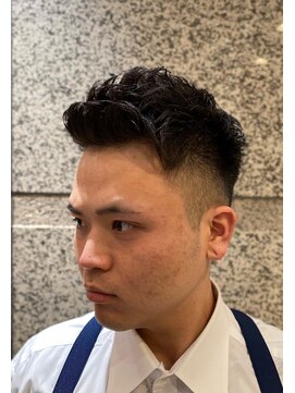 ヘアモード キクチ 銀座店 ビジネスアップバングフェード風