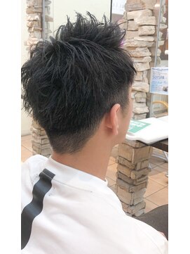 ティエル(Tiele) 短髪刈り上げショート