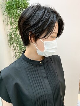 ミィ 表参道(mee.) 【mee.】ハセガワヒトシ　暗髪　ハンサム大人ショート