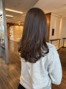 ザック ヴィ(ZACC vie) オリーブベージュ レイヤーカット 20代30代40代