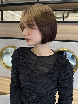 シー(thee) ぱつっとボブ