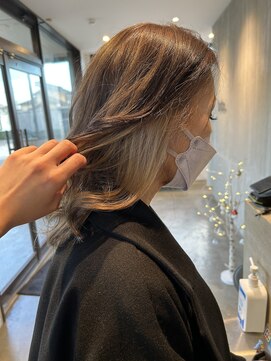 トテ(tote.) インナーカラー、透明感カラー、ブリーチカラー、ダブルカラー