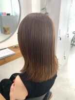 マイロ(mairo)&nbsp;明るめグレイカラー(白髪染め)×外はねミディアムレイヤー