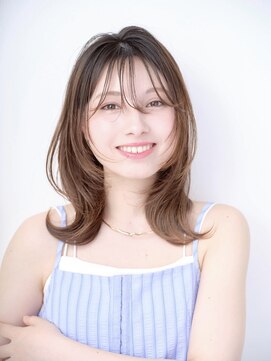 ビーチ(BEACH) 似合わせカット 大人ガーリー　ミディアムレイヤーカット 韓国