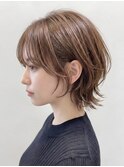 レイヤーショートボブ小顔外ハネスタイルグレージュ