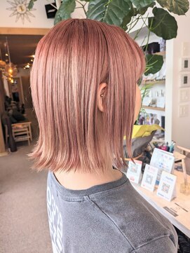 ブレンド(BLEND) ピンクベージュのボブ