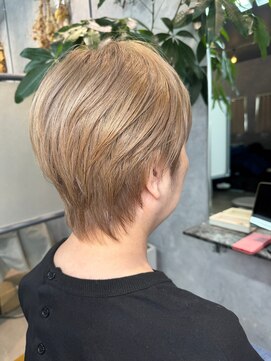 クロ(Chro) コンパクトショート