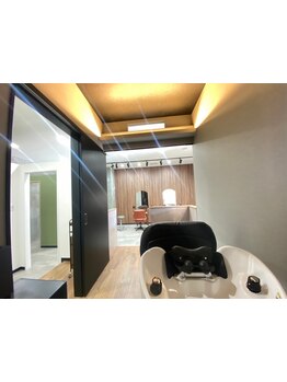 オーナースタイリストが学びを重ねた本格ヘッドスパで心身ともに癒しと健康をお届けいたします♪