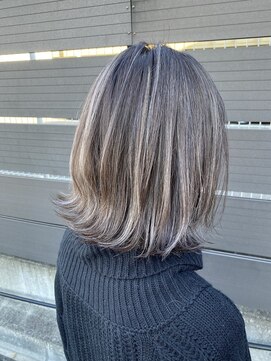フルショウ 苦楽園店(FURUSHO) 外ハネロブヘアハイトーンカラーホワイトブロンド細めハイライト