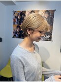 ショートボブ