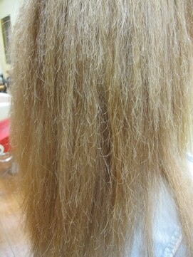 ヨシユキコンディショニング ダメージレスな縮毛矯正「強いくせ毛~ダメージ毛まで対応」33