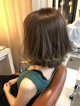 クイントネオリーブ 自由が丘正面口店(quint:neolive) 【neolive quint 自由が丘】岩崎裕貴 Neolive スタイル