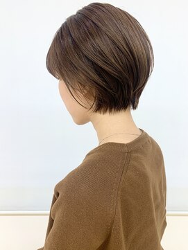クオリス 上板橋店(QUALIS) ショートボブ/耳掛けショート/アッシュベージュ/20代/グラボブ