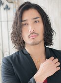 大人ワイルドで黒髪ソバージュミディアムスタイルg名護大東