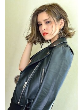 シャイニー(SHINY) 動きのあるボブ_ボブパーマ_外ハネボブ