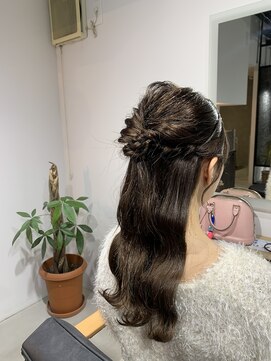 アリーズ シブヤ(ALLYS shibuya) ハーフアップアレンジ